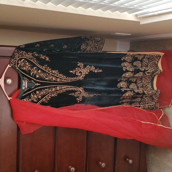 Formal Velvet kameez dupatta FINAL PRICE - Picture 3 of 9